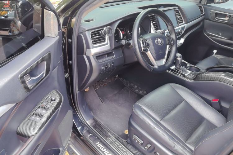 Used Toyota Highlander 2018 2.0T Four-Wheel Drive Prestige Version 7 Seats China VI Standard Driver Seat