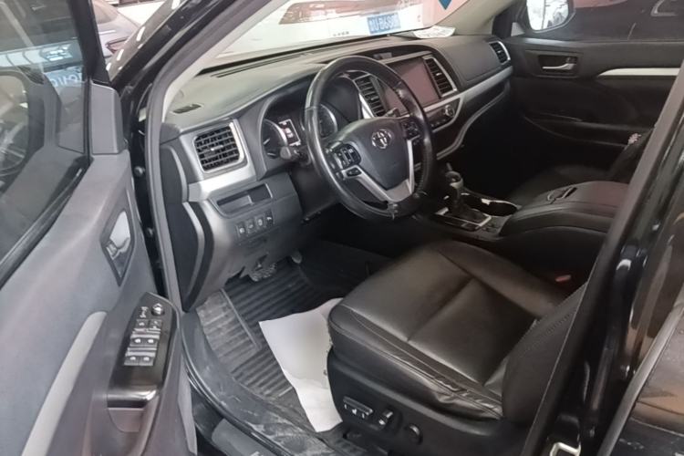 Used Toyota Highlander 2018 2.0T Four-Wheel Drive Prestige Version 7 Seats China V Emission Standard Driver Seat