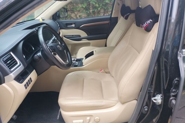 Used Toyota Highlander 2018 2.0T Four-Wheel Drive Prestige Version 7 Seats China VI Standard Driver Seat