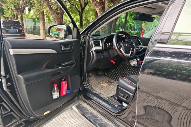 Used Toyota Highlander 2018 2.0T Four-Wheel Drive Prestige Version 7 Seats China VI Standard Driver Seat