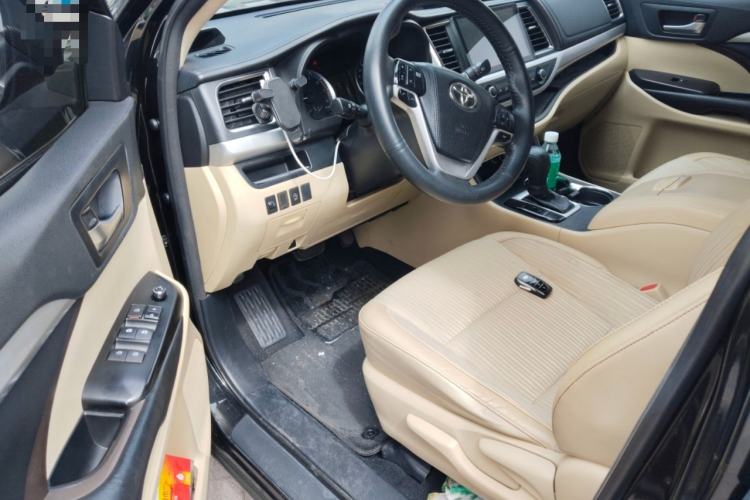 Used Toyota Highlander 2018 2.0T Four-Wheel Drive Elite Edition 7 Seats China VI Standard Driver Seat