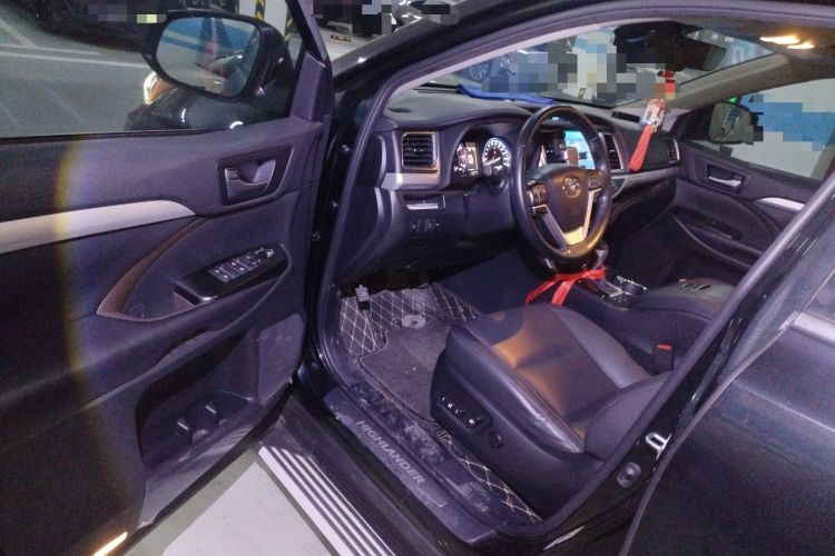 Used Toyota Highlander 2018 2.0T Four-Wheel Drive Luxury Version 7 Seats China VI Standard Driver Seat