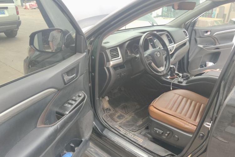 Used Toyota Highlander 2018 2.0T Four-Wheel Drive Knight Edition 7 Seats China VI Standard Driver Seat