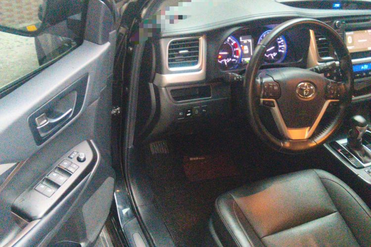 Used Toyota Highlander 2018 2.0T Four-Wheel Drive Luxury Version 7 Seats China VI Standard Driver Seat