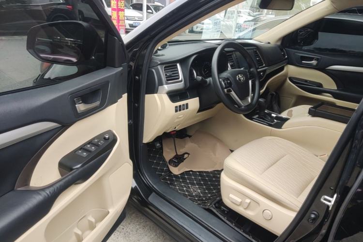 Used Toyota Highlander 2018 2.0T Two-Wheel Drive Elite Edition 5 Seats Emission Standard China V Driver Seat