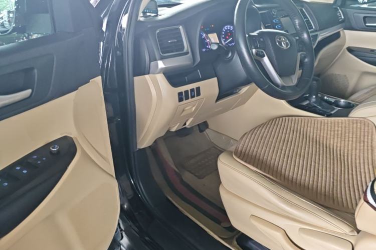 Used Toyota Highlander 2018 2.0T Two-Wheel Drive Elite Version 5 Seats China VI Standard Driver Seat
