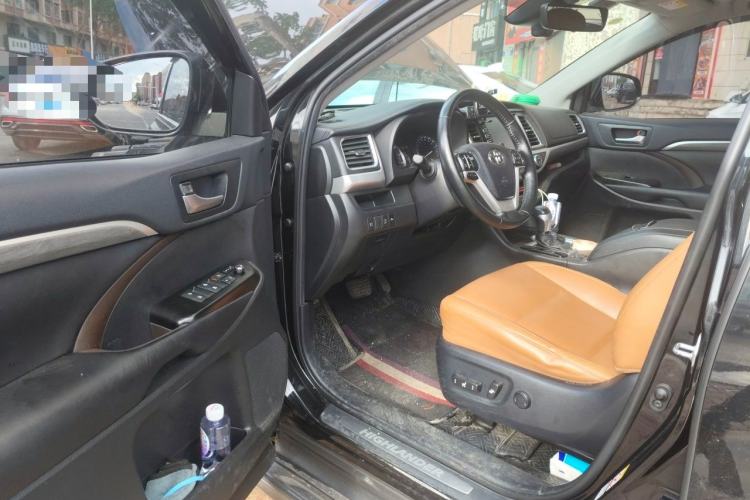 Used Toyota Highlander 2018 2.0T Four-Wheel Drive Knight Edition 7 Seats China VI Standard Driver Seat