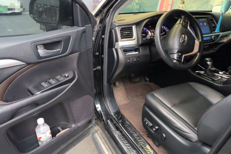 Used Toyota Highlander 2018 2.0T Four-Wheel Drive Knight Edition 7 Seats China VI Standard Driver Seat