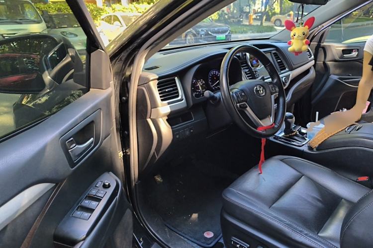 Used Toyota Highlander 2018 2.0T Four-Wheel Drive Luxury Version 7 Seats China VI Standard Driver Seat
