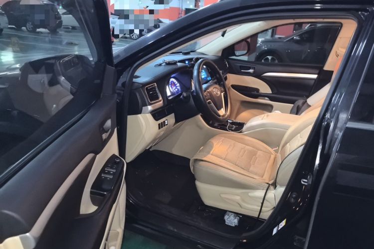 Used Toyota Highlander 2018 2.0T Two-Wheel Drive Elite Version 5 Seats China VI Standard Driver Seat