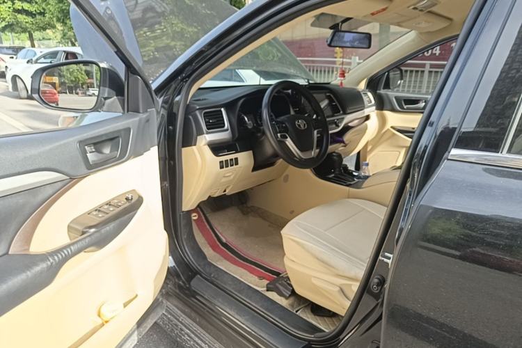 Used Toyota Highlander 2018 2.0T Four-Wheel Drive Elite Edition 7 Seats China V Standard Driver Seat