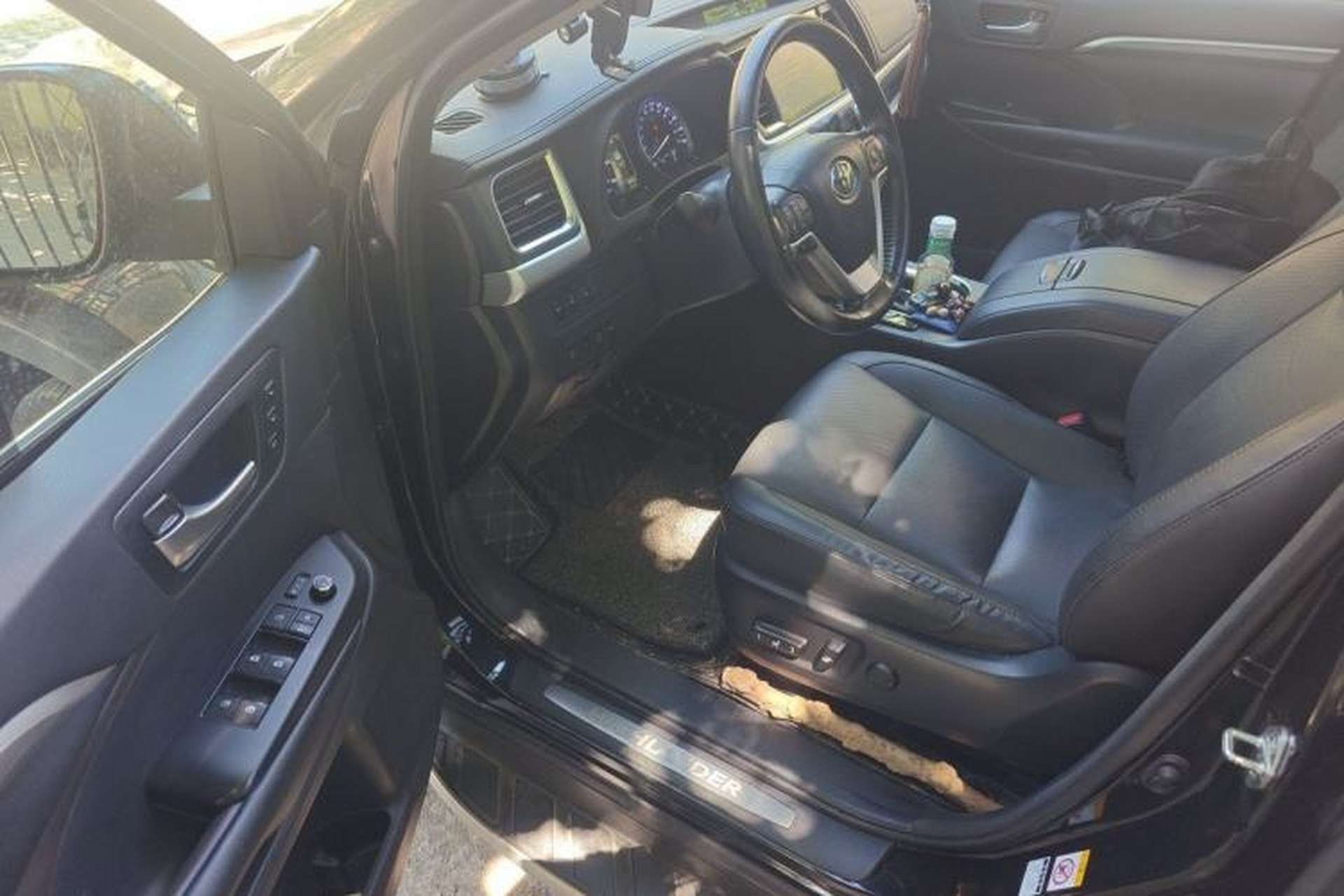 Used Toyota Highlander 2018 2.0T Four-Wheel Drive Ultimate Edition 7-Seater Emission Standard China V Driver Seat