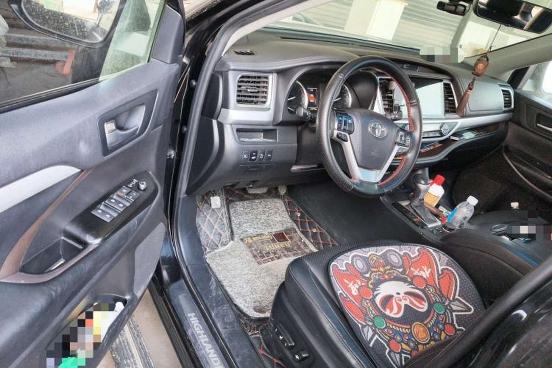 Used Toyota Highlander 2018 2.0T Four-Wheel Drive Luxury Version 7 Seats China VI Standard Driver Seat