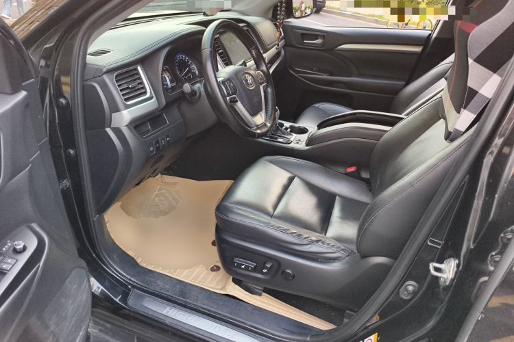 Used Toyota Highlander 2018 2.0T Four-Wheel Drive Prestige Version 7 Seats China VI Standard Driver Seat