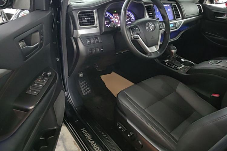 Used Toyota Highlander 2018 2.0T Four-Wheel Drive Ultimate Edition 7-Seater Emission Standard China V Driver Seat