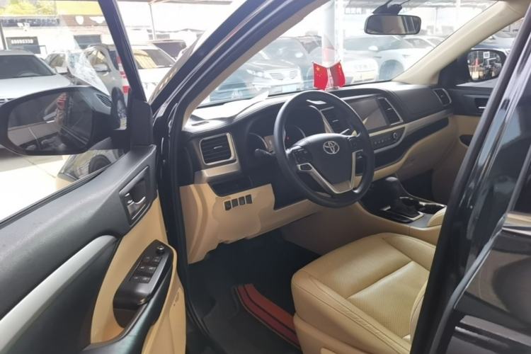 Used Toyota Highlander 2018 2.0T Two-Wheel Drive Elite Version 5 Seats China VI Standard Driver Seat