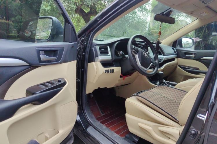 Used Toyota Highlander 2018 2.0T Two-Wheel Drive Elite Version 5 Seats China VI Standard Driver Seat