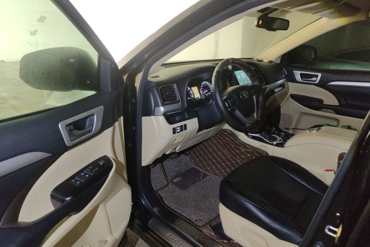 Used Toyota Highlander 2018 2.0T Four-Wheel Drive Elite Edition 7 Seats China V Standard Driver Seat