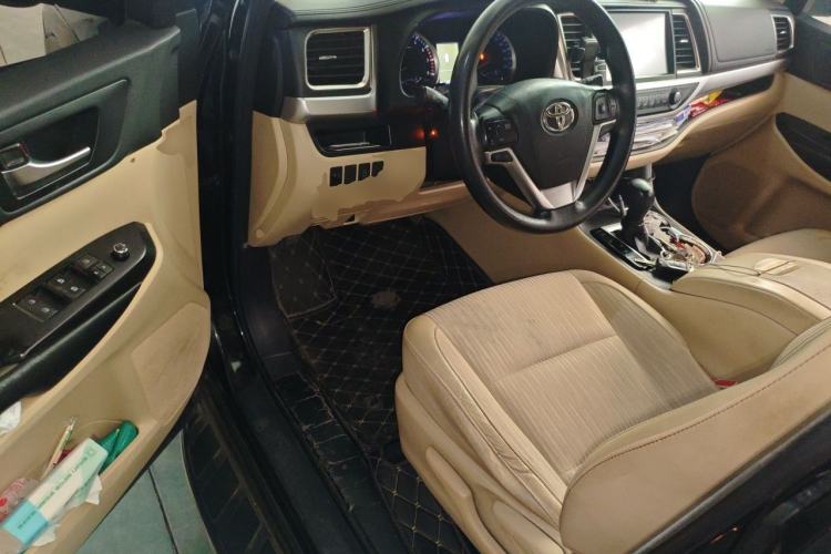 Used Toyota Highlander 2018 2.0T Two-Wheel Drive Elite Edition 7 Seats Emission Standard China V Driver Seat