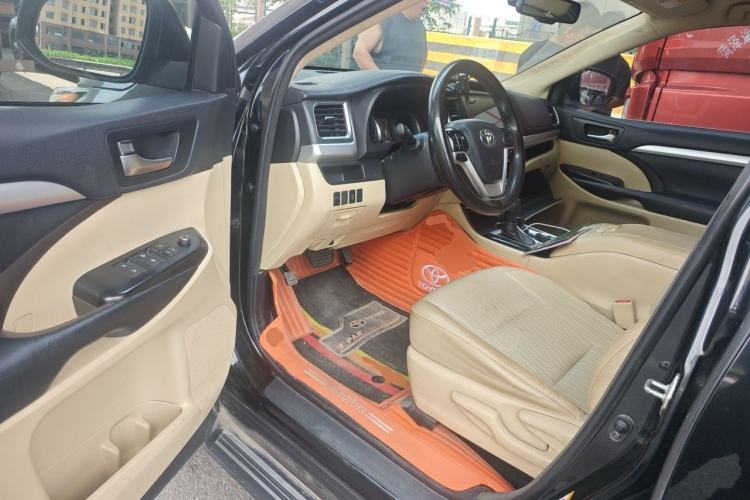 Used Toyota Highlander 2018 2.0T Four-Wheel Drive Elite Edition 7 Seats China VI Standard Driver Seat