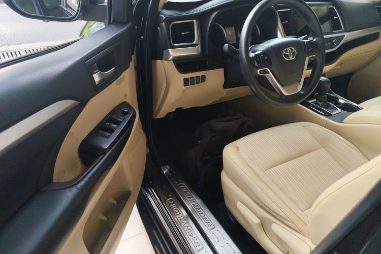 Used Toyota Highlander 2018 2.0T Four-Wheel Drive Elite Edition 7 Seats China V Standard Driver Seat