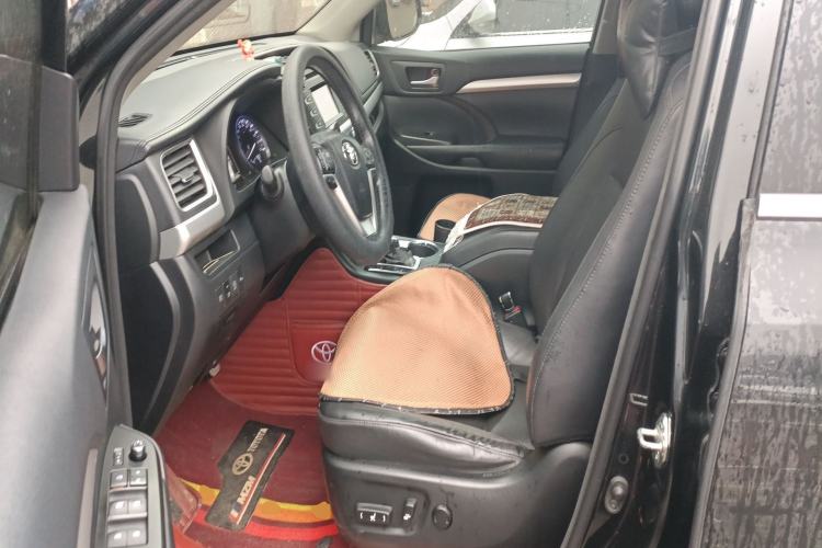 Used Toyota Highlander 2018 2.0T Four-Wheel Drive Luxury Edition 7 Seats China V Emission Standard Driver Seat