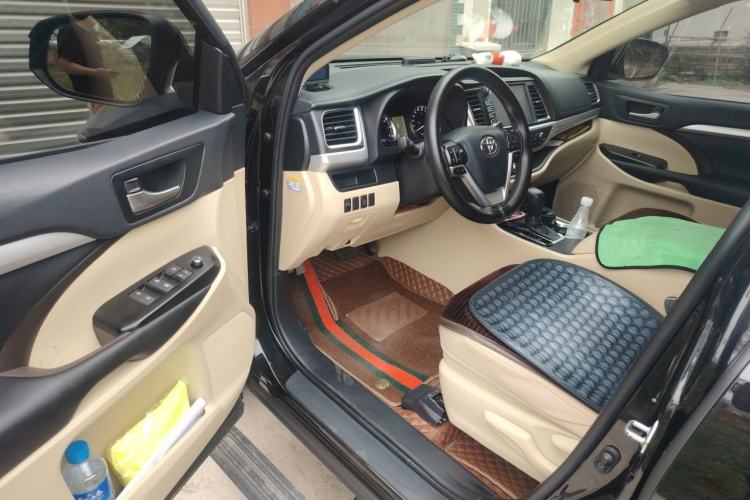 Used Toyota Highlander 2018 2.0T Two-Wheel Drive Elite Version 5 Seats China VI Standard Driver Seat