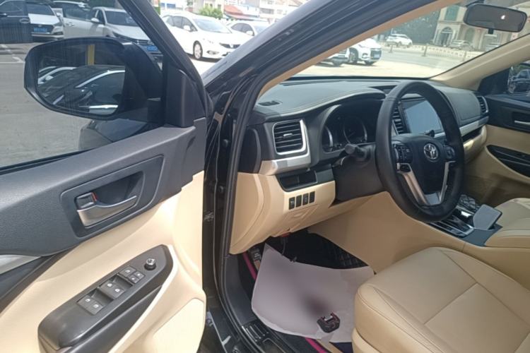 Used Toyota Highlander 2018 2.0T Two-Wheel Drive Elite Version 5 Seats China VI Standard Driver Seat