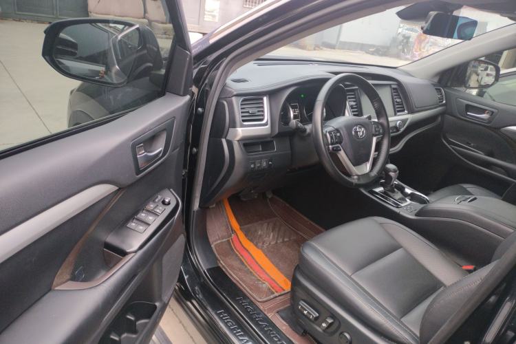 Used Toyota Highlander 2018 2.0T Four-Wheel Drive Prestige Version 7 Seats China VI Standard Driver Seat