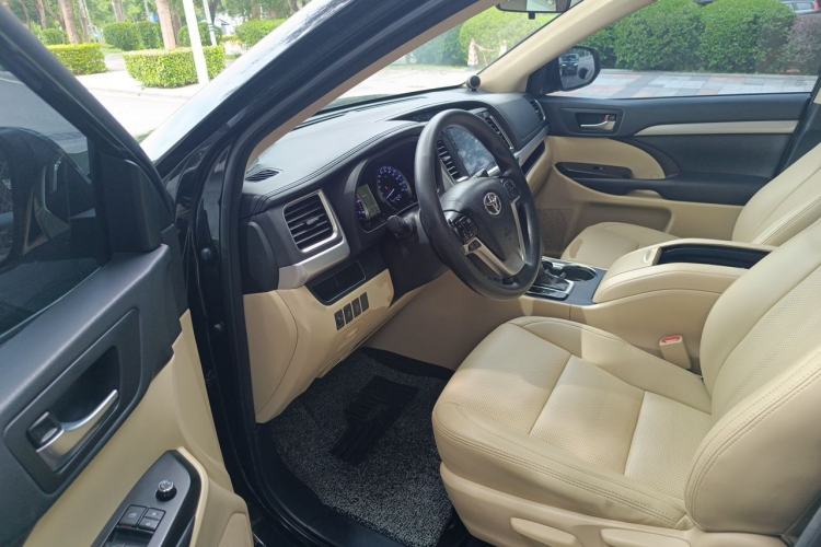 Used Toyota Highlander 2018 2.0T Two-Wheel Drive Elite Edition 7 Seats Emission Standard China V Driver Seat