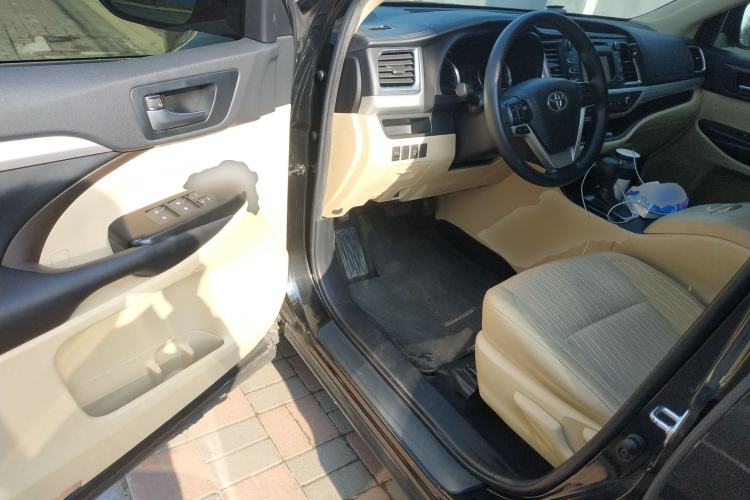 Used Toyota Highlander 2018 2.0T Four-Wheel Drive Elite Edition 7 Seats China VI Standard Driver Seat