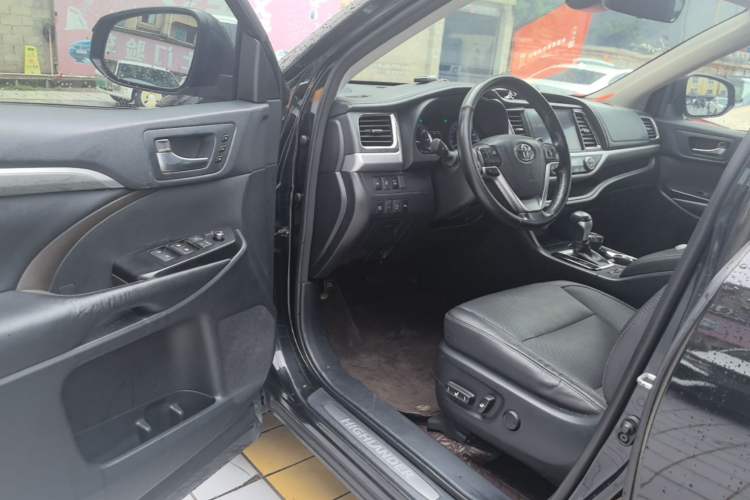 Used Toyota Highlander 2018 2.0T Four-Wheel Drive Ultimate Edition 7-Seater Emission Standard China V Driver Seat