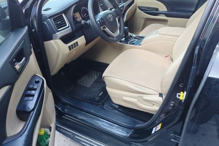 Used Toyota Highlander 2018 2.0T Four-Wheel Drive Elite Edition 7 Seats China V Standard Driver Seat