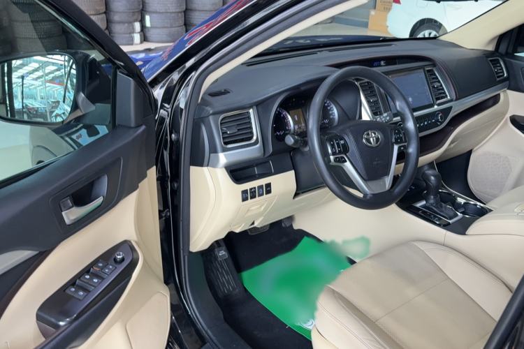 Used Toyota Highlander 2018 2.0T Four-Wheel Drive Elite Edition 7 Seats China V Standard Driver Seat