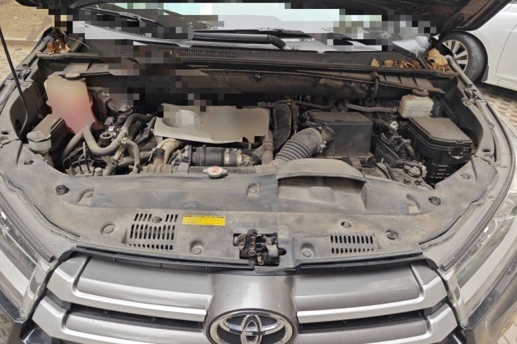 Used Toyota Highlander 2018 2.0T Two-Wheel Drive Elite Edition 7 Seats Emission Standard China V Engine Bay
