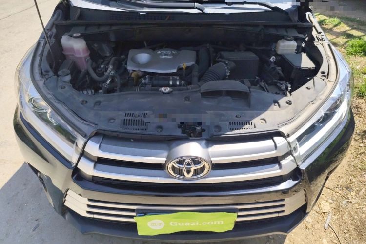 Used Toyota Highlander 2018 2.0T Four-Wheel Drive Elite Edition 7 Seats China VI Standard Engine Bay