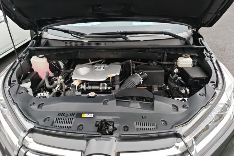 Used Toyota Highlander 2018 2.0T Four-Wheel Drive Supreme Edition 7-Seater China VI Engine Bay