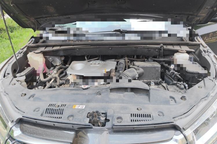 Used Toyota Highlander  Engine Bay