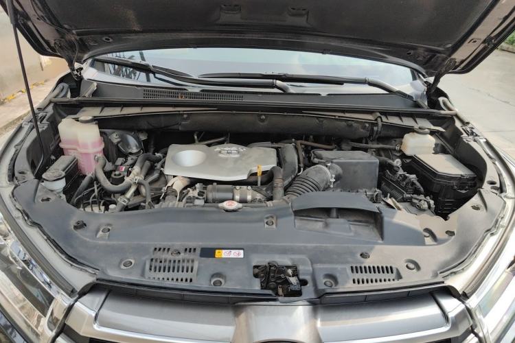 Used Toyota Highlander 2018 2.0T Four-Wheel Drive Supreme Edition 7-Seater China VI Engine Bay