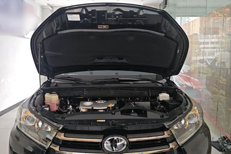 Used Toyota Highlander 2018 2.0T Four-Wheel Drive Knight Edition 7 Seats China VI Standard Engine Bay