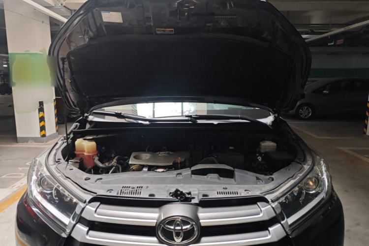 Used Toyota Highlander 2018 2.0T Four-Wheel Drive Elite Edition 7 Seats China VI Standard Engine Bay