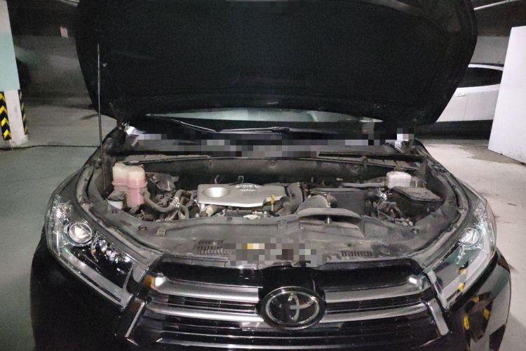 Used Toyota Highlander 2018 2.0T Four-Wheel Drive Prestige Version 7 Seats China VI Standard Engine Bay