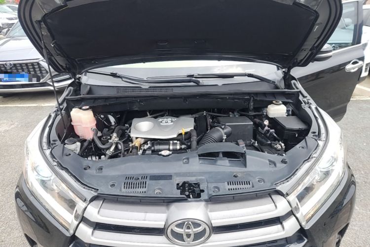 Used Toyota Highlander 2018 2.0T Four-Wheel Drive Elite Edition 7 Seats China VI Standard Engine Bay