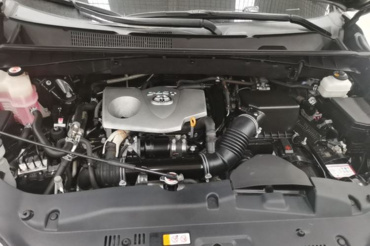 Used Toyota Highlander 2018 2.0T Four-Wheel Drive Elite Edition 7 Seats China V Standard Engine Bay