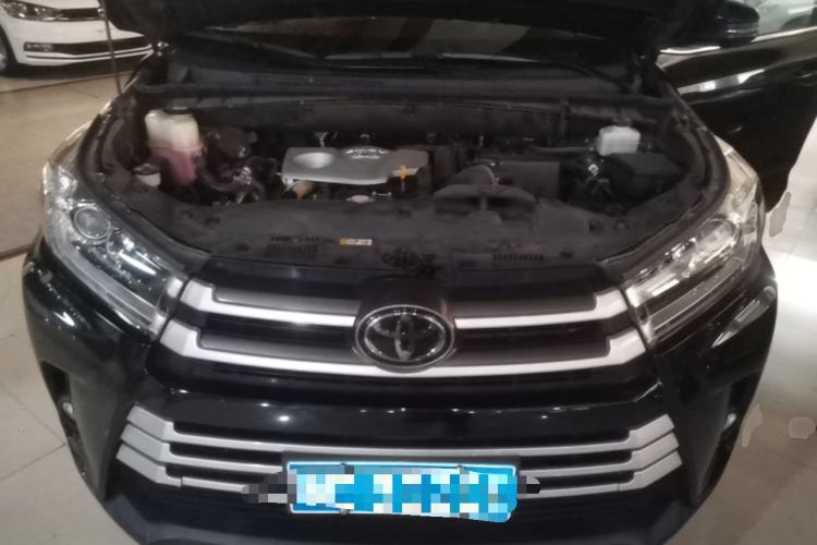 Used Toyota Highlander 2018 2.0T Four-Wheel Drive Luxury Version 7 Seats China VI Standard Engine Bay