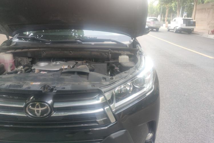 Used Toyota Highlander 2018 2.0T Four-Wheel Drive Prestige Version 7 Seats China VI Standard Engine Bay Left