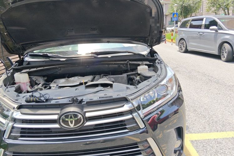 Used Toyota Highlander 2018 2.0T Four-Wheel Drive Prestige Version 7 Seats China VI Standard Engine Bay Left