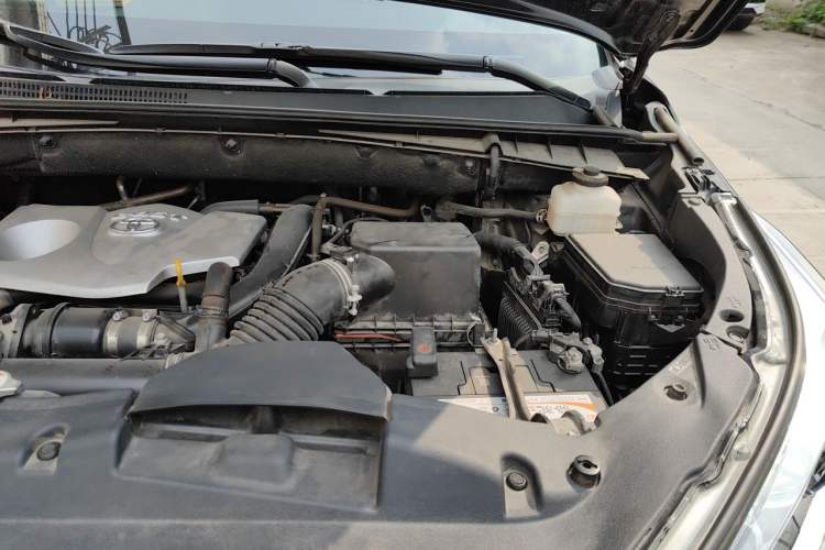 Used Toyota Highlander 2018 2.0T Four-Wheel Drive Supreme Edition 7-Seater China VI Engine Bay Left