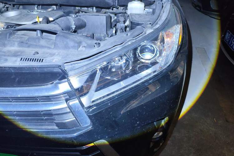 Used Toyota Highlander 2018 2.0T Four-Wheel Drive Prestige Version 7 Seats China VI Standard Engine Bay Left