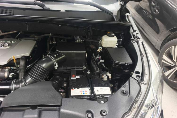 Used Toyota Highlander 2018 2.0T Four-Wheel Drive Supreme Edition 7-Seater China VI Engine Bay Left